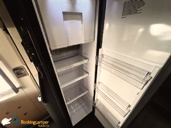 F 9Adria Matrix670SL Semintegrale5Posti Adria Letti Gemelli Posteriori Veicolo ANoleggio Nolo Camper